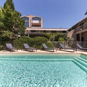 https://hotel-cantosorgue.fr-provencehotel.com